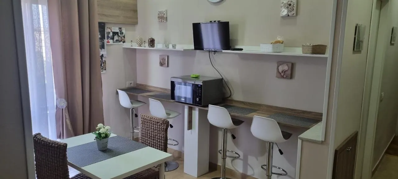 Home Mery Νάπολη